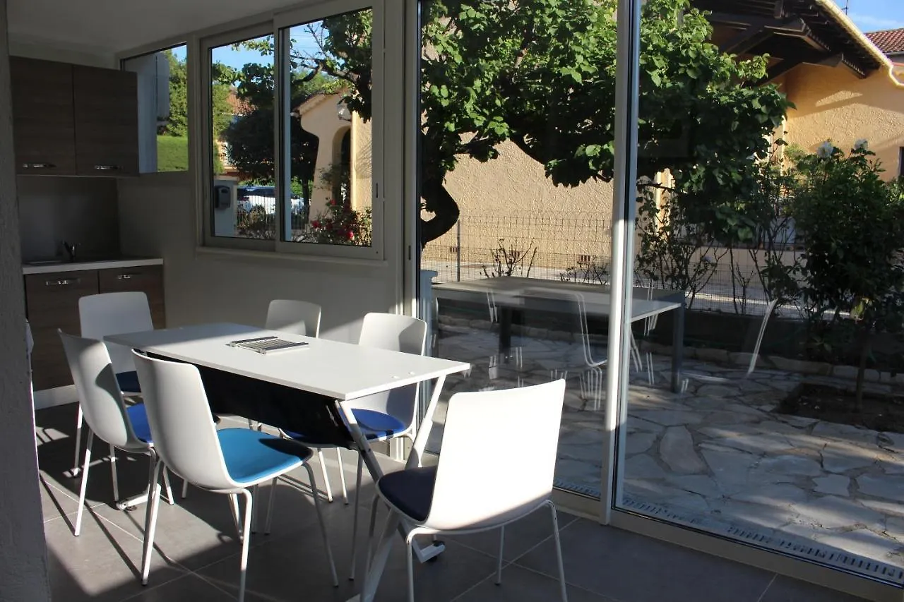 סיס-פור-לה-פלאז' Residence Inaya 0*,  צרפת