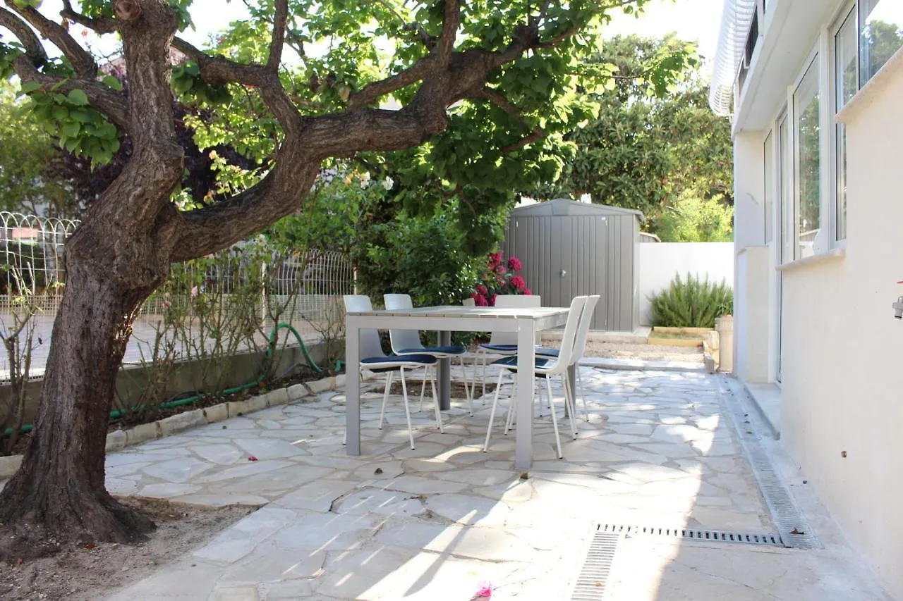 דירה סיס-פור-לה-פלאז' Residence Inaya